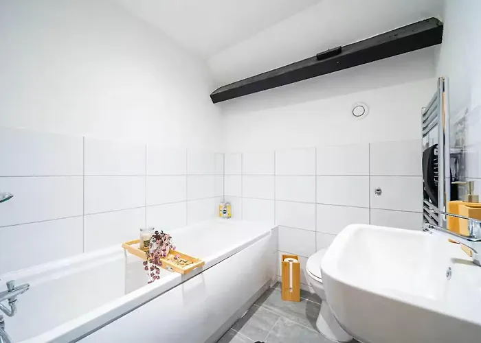 Modern Two-bedroom In Bradford (West Yorkshire)